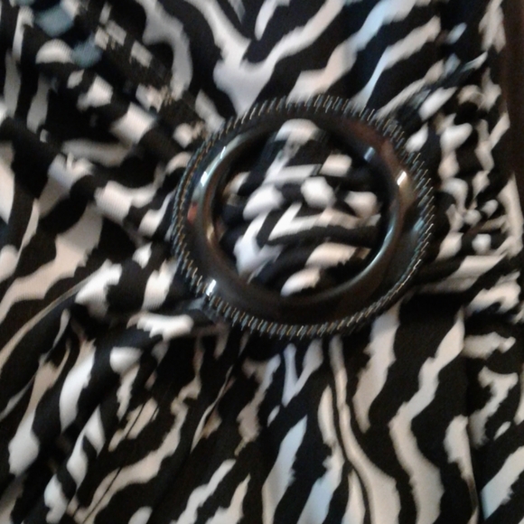 Notations Blouse - Picture 5 of 5